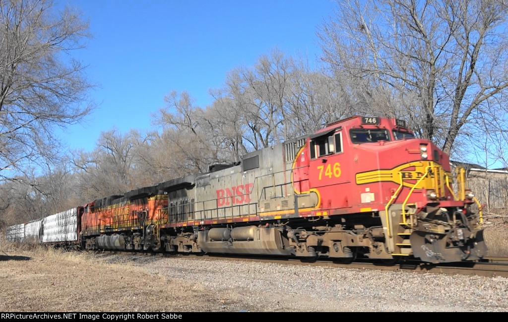 BNSF 746